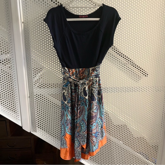 Maternal America Scoop Neck Front Tie Maternity Dress Size Large in Navy Paisley - Picture 2 of 13